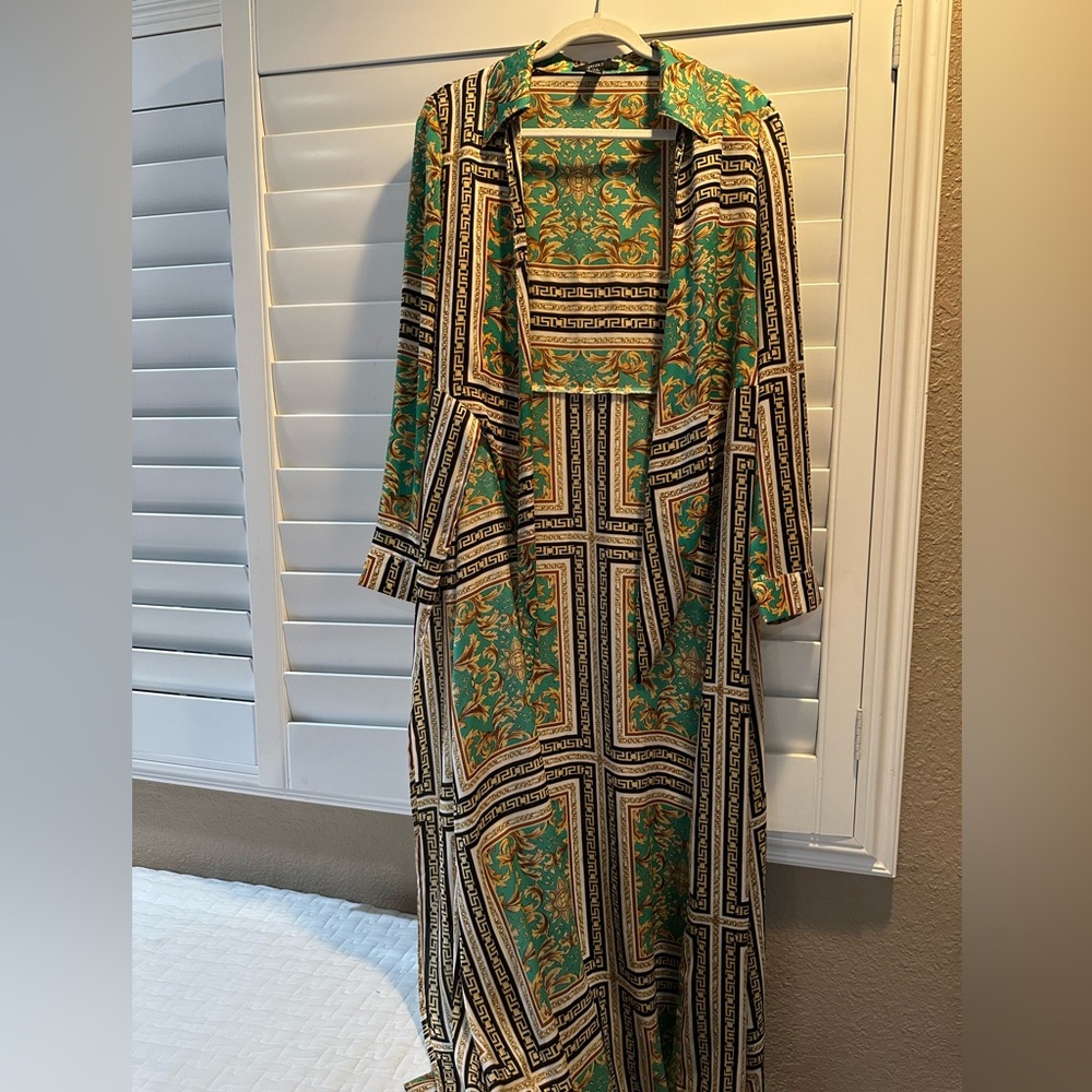 Forever 21 Green and Black Geometric Long Sleeve Dress